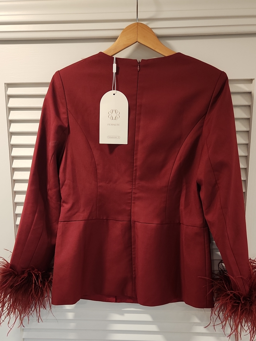 NWT FeHaute Two-Piece Wine Red Buckle Feather-Trimmed Crew Neck Top W/Pants US10 - Picture 6 of 9